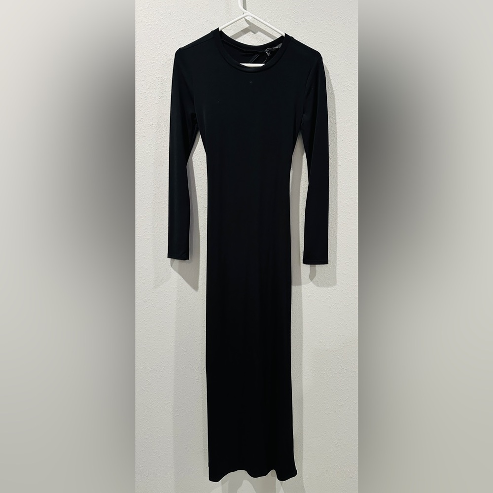 Forever 21 long sleeve black maxi dress with open back size small nwt